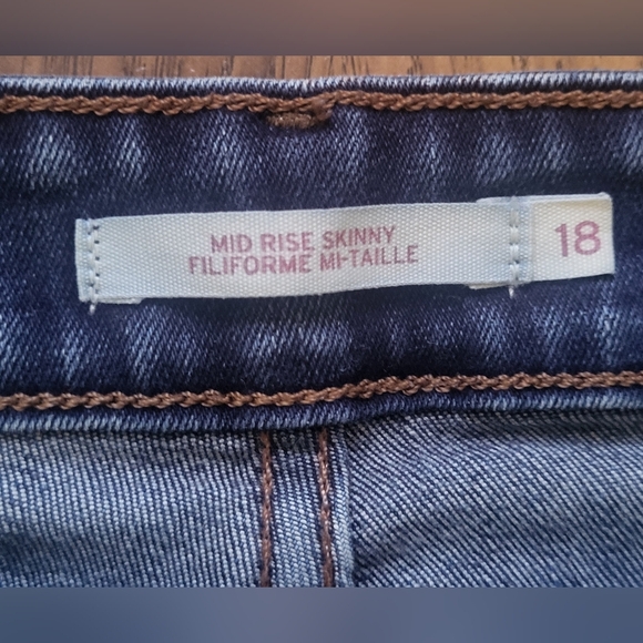 Levi's Women's Mid-Rise Skinny Jeans Size 18 Blue Denim B71 - Picture 5 of 12